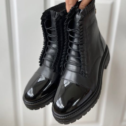 THE PRETTY COLLECTION